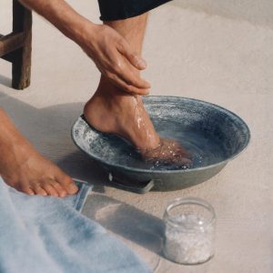 foot-care-essentials-relieving-ritual-sole-1030514.jpg